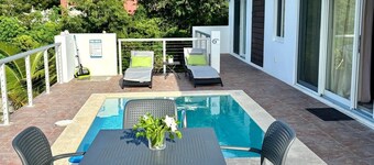 Sweet Charming Escape 2-bedroom house with Private Pool