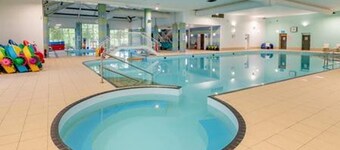 2 Bed Lodge Sleeps 5 - Pet Friendly, Parking