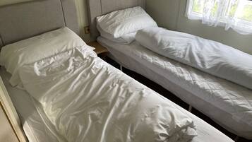 Cabin | 2 bedrooms, iron/ironing board, free WiFi, bed sheets