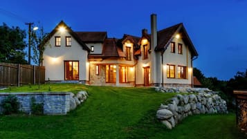 Villa | Exterior