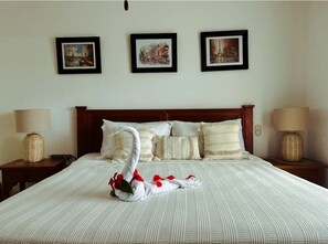 2 bedrooms, desk, free WiFi, bed sheets