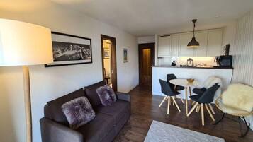 Apartment | Private kitchen | High chair