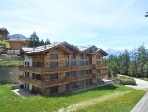 Apartment | Exterior - Spacious Apartment for ski Holiday (Veysonnaz)