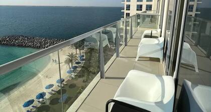 2-bedroom apartment in charming Ras Al Khaimah with WiFi, AC