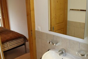 Apartment | Bathroom - Traditional Apartment With Balcony (Veysonnaz)