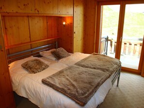 3 chambres, ameublement personnalisé, draps fournis