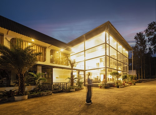 kolaahalam Mainland Resorts and Spa