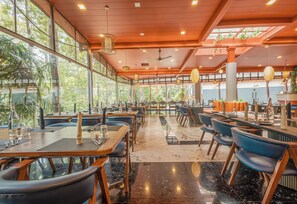 Restaurant - kolaahalam Mainland Resorts and Spa (Yercaud)