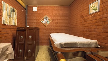 Ayurvedische Behandlungen, 2 Behandlungsräume