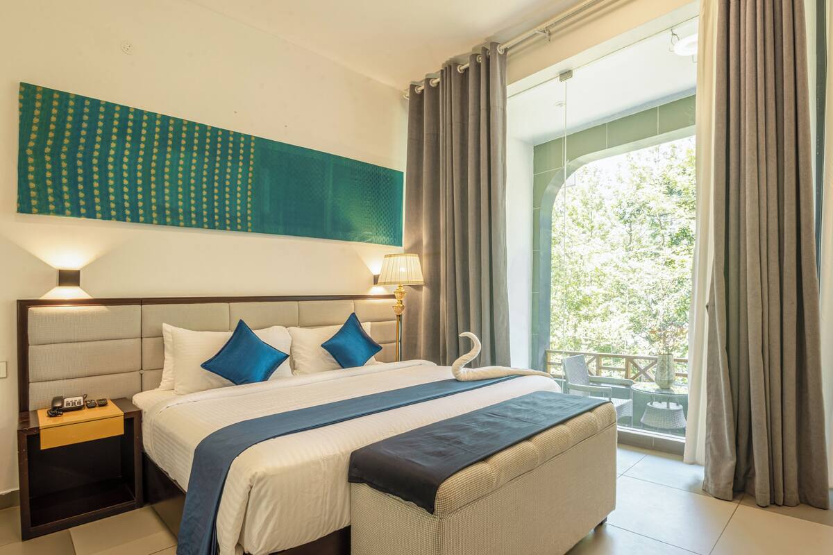Premium Room, Garden View | Seterika/papan seterika, Wi-fi percuma 