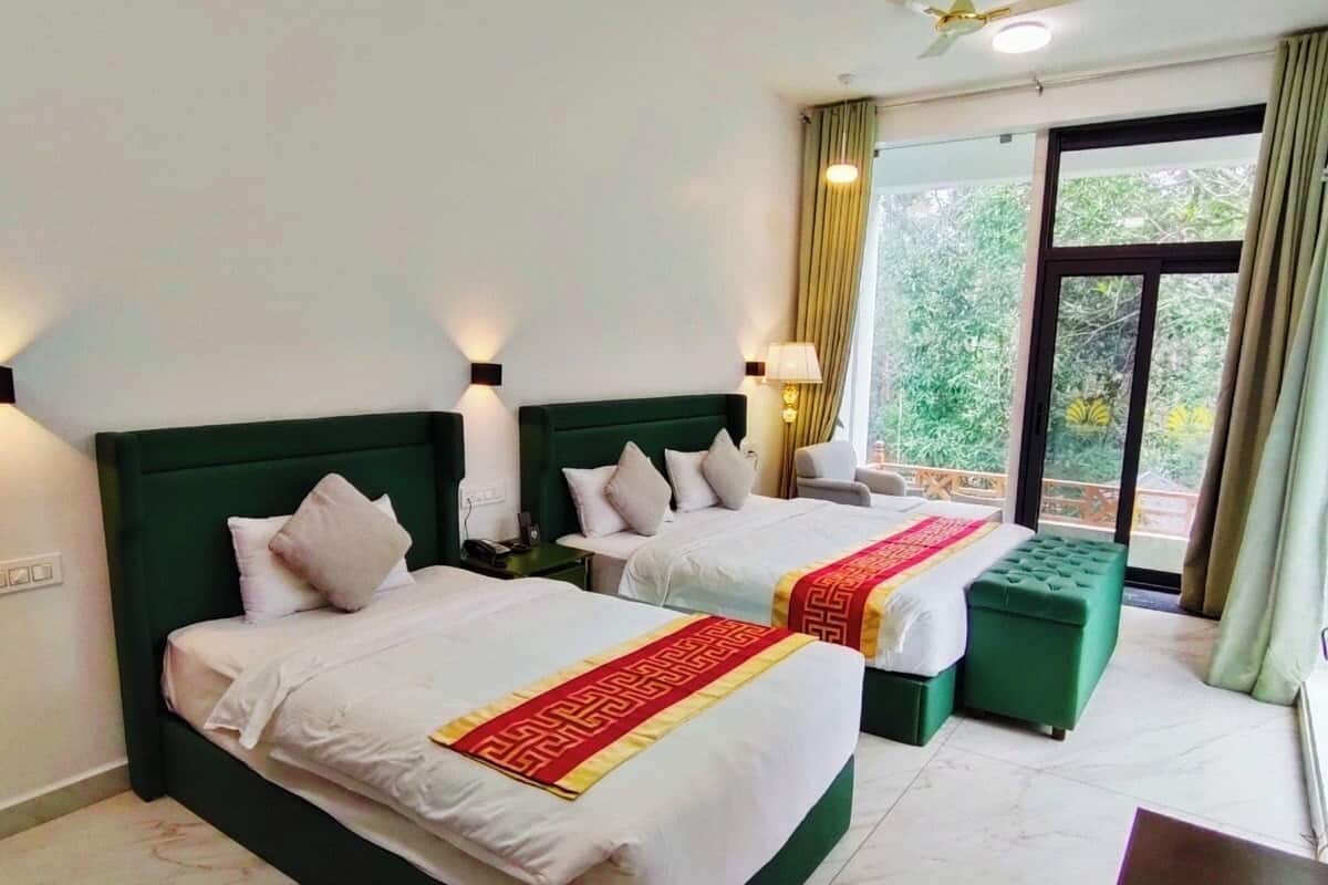 Suite, balcone, vista giardino | 1 camera, ferro/asse da stiro, Wi-Fi gratuito
