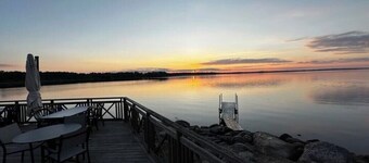 En skön plats nära sjö och Kyrka från 1200-talet