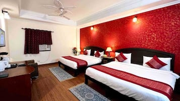 1 غرفة نوم ومكتب ومساحة عمل للكمبيوتر المحمول وتجهيزات عازلة للصوت