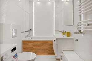 Classic Apartment, Courtyard View | Bathroom - Lumina stylish apart with balcony (Warsaw)