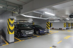 Free self-parking - Lumina stylish apart with balcony (Warsaw)