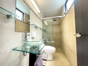 Junior Apartment | Bathroom - Apartamento Morelos SLP Centro Historico (San Luis Potosi)