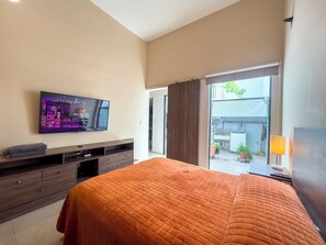 Junior Apartment | 1 bedroom, iron/ironing board, free WiFi