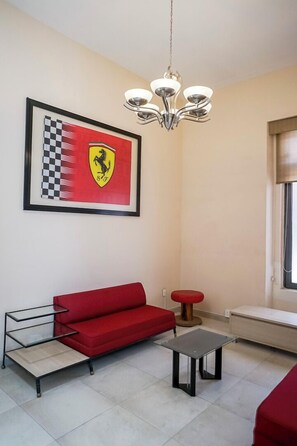 Junior Apartment | Living area | TV