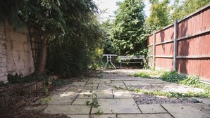 Shared Dormitory, 1 Bedroom, City View | Garden - Room in Guest Room - Big Room in Leicester City (Leicester)