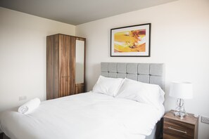 Dormitorio condiviso, 1 camera da letto, vista città | 1 camera