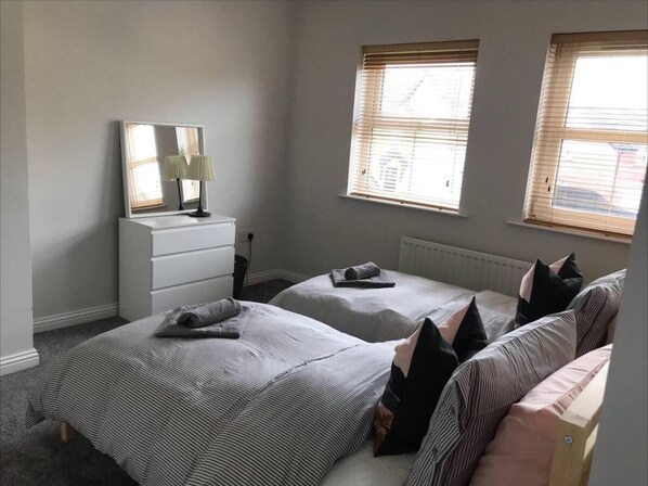 Casa | 3 habitaciones, wifi gratis y ropa de cama 