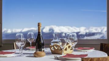 Breakfast, lunch, dinner served; French cuisine