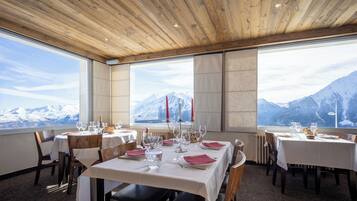 Breakfast, lunch, dinner served; French cuisine