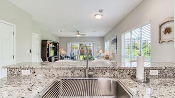 Townhome, Berbilang Katil (Gulf Walk 506) | Dapur peribadi