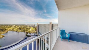 Condo, 1 King Bed with Sofa bed (Laketown Wharf 2135) | Property grounds