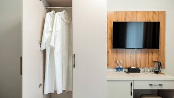 Habitación clásica con 2 camas individuales | Ropa de cama de alta calidad y caja fuerte