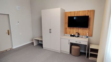 Classic Double Room | Premium bedding, in-room safe, iron/ironing board, free WiFi