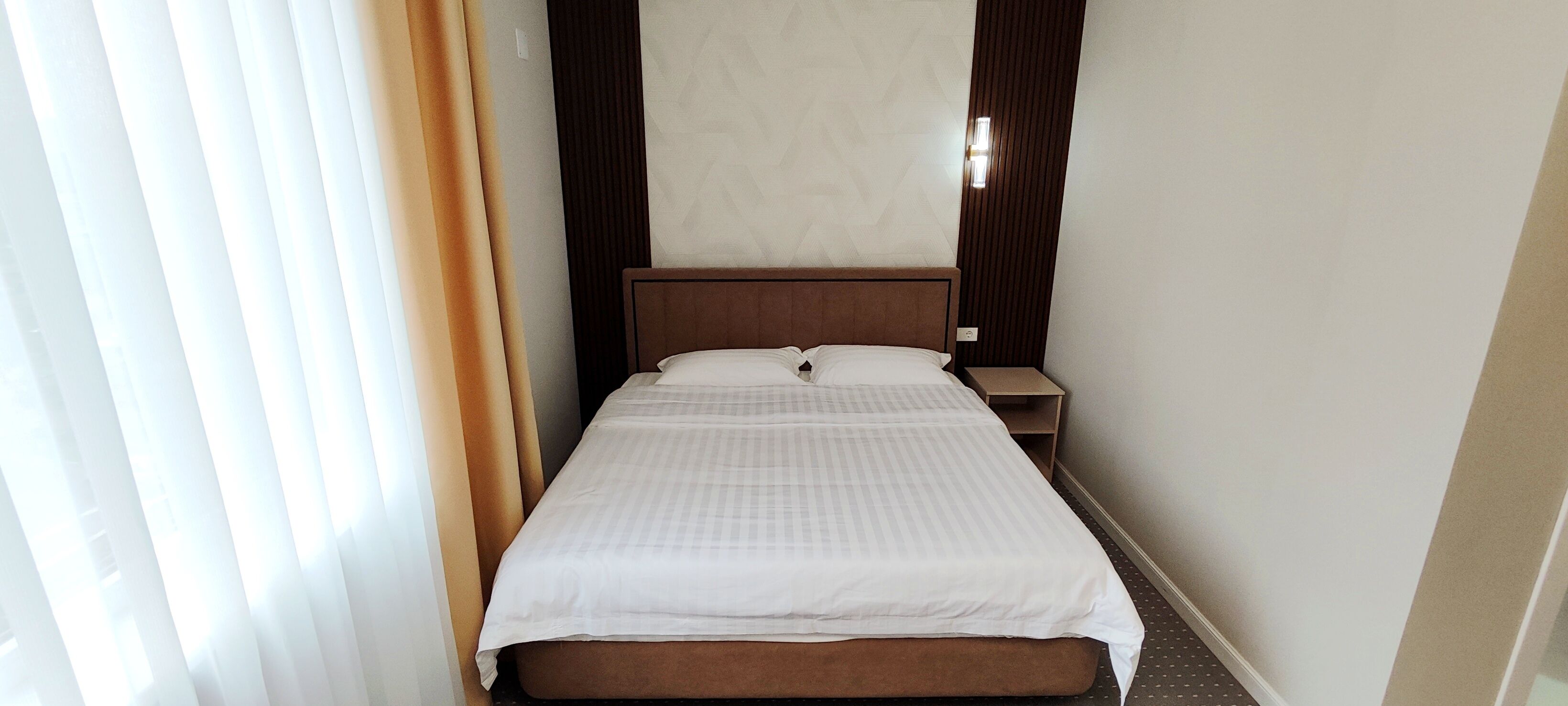 Habitación clásica doble | Ropa de cama de alta calidad y caja fuerte
