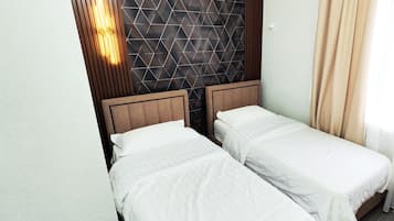Premium bedding, in-room safe, iron/ironing board, free WiFi