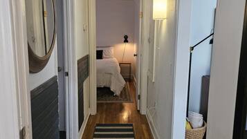 2 chambres, fer et planche à repasser, Wi-Fi, draps fournis