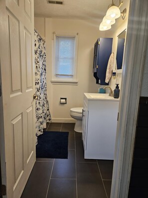 Doccia, asciugacapelli, bidet, asciugamani