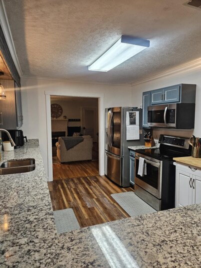 MARGARET'S PLACE ON SUNNYSIDE. A charming home for countryside relaxation