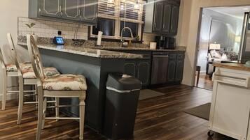 電子レンジ、オーブン、コンロ、食器洗い機