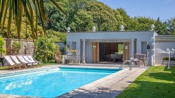 Piscine extérieure, piscine chauffée