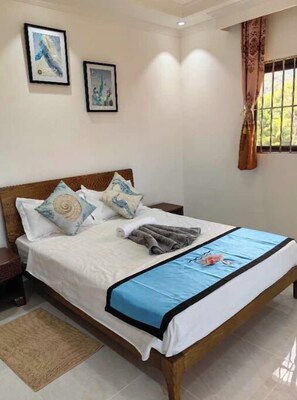 2 bedrooms, in-room safe, iron/ironing board, free WiFi - Charming 2-Bedroom Apartment  (Mare Anglaise)