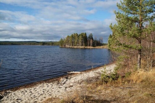 Enormt hus och 350m egen sandstrand Hedsjö