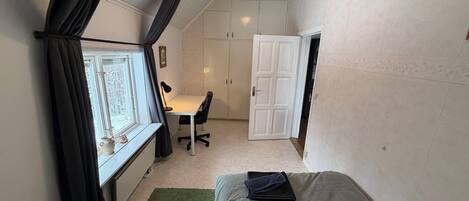 5 makuuhuonetta, silitysrauta/-lauta, Wi-Fi, vuodevaatteet