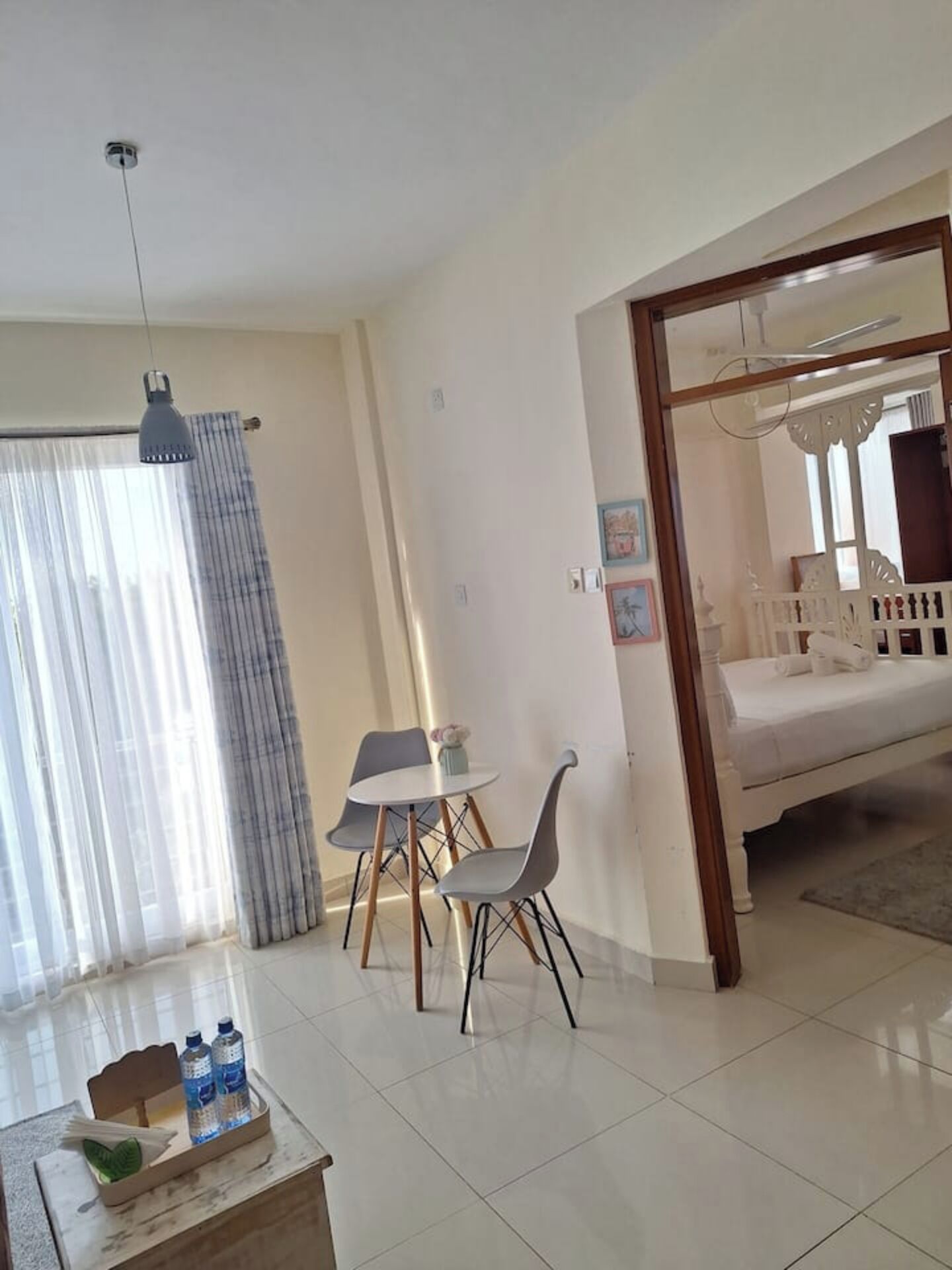 1 habitación, tabla de planchar con plancha, wifi y ropa de cama 