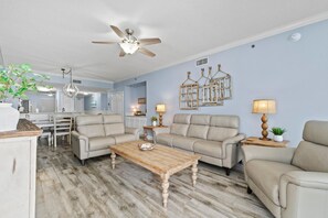 Living area - Palacio 1704 (Pensacola)