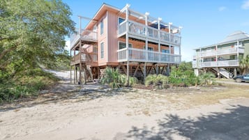 Condo, várias camas (Romar Village 112) | Fachada