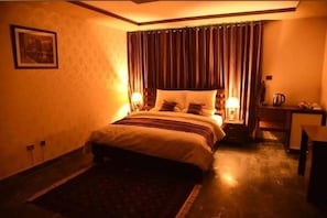 Chambre Double Deluxe | Chambres insonorisées, fer et planche à repasser, Wi-Fi gratuit