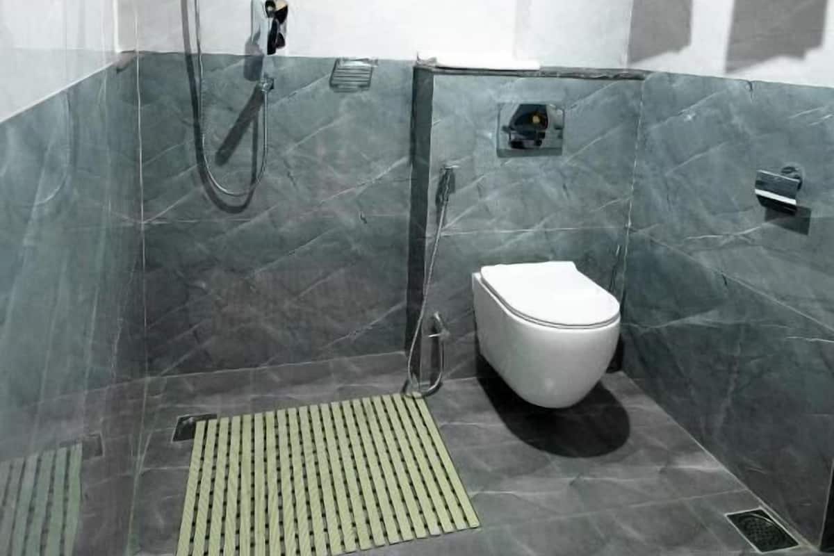 Deluxe-studiosviitti | Kylpyhuone | Suihku, sadesuihkupää, ilmaiset hygieniatuotteet, hiustenkuivaaja