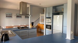 Micro-ondes, plaque de cuisson, lave-vaisselle