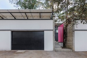 مدخل المنشأة