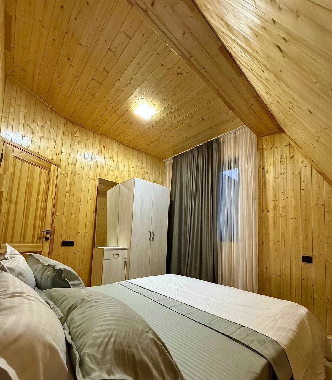 1 soverom, skrivebord og wi-fi (inkludert)