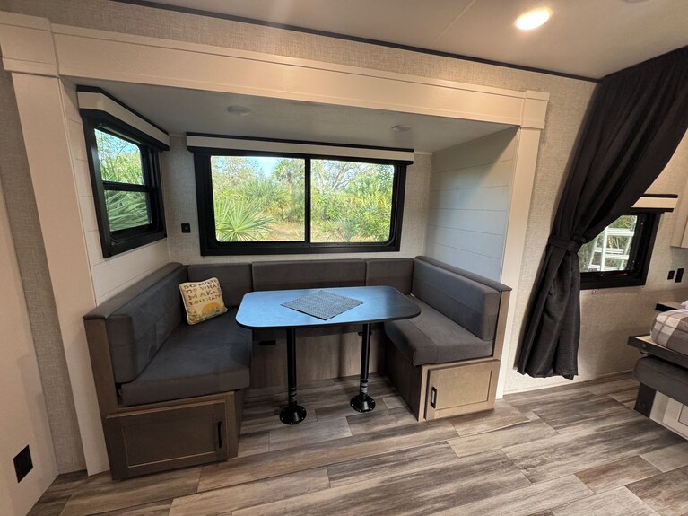 Cozy New Camper On Lake Front With Access To Fishing - 카리브 제도